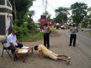 Sanksi Langsung Diberikan Personil Polsek Alas Bagi Yang Tidak Patuhi Prokes