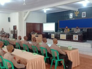 20 Siswa Diktukba Orientasi Di Polres Sumbawa, Kapolres Berharap Siswa Dapat Tuai Ilmu Dilapangan