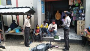 Sasar Tempat Umum, Polsek Lape Patroli Himbau Protokol Kesehatan
