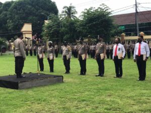 Sejumlah Anggota Polres Bima Kota Dapat Penghargaan
