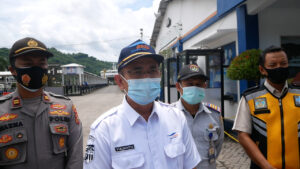 Solid, Penyedia Jasa Penyeberangan Lembar Bersinergi Dengan TNI-Polri dan Unsur Lainnya, Pastikan penerapan Protokol Kesehatan di Pelabuhan