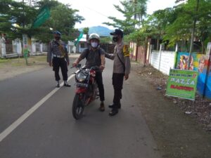 Kedapatan Melanggar Prokes, Polsubsektor Kuripan Beri Tindakan Disiplin Tegas Humanis