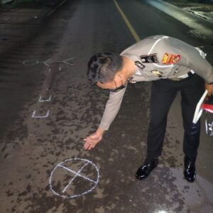 Polisi Datangi TKP , Kejadian Laka Lantas Truk Dengan Pejalan Kaki Hingga Meninggal Dunia