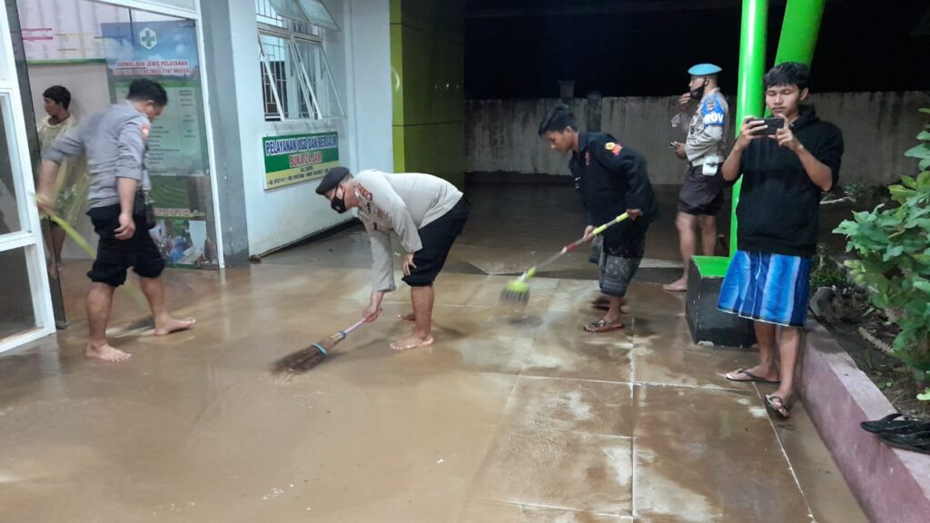 Selamatkan Fasilitas Kesehatan, Warga Iklaskan Lahan Pertanian Jadi Temat Limpahan Banjir