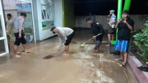 Selamatkan Fasilitas Kesehatan, Warga Iklaskan Lahan Pertanian Jadi Temat Limpahan Banjir
