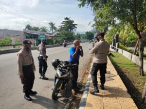 Lakukan Razia Masker, Polsek Gerung jarring 54 Pelanggar