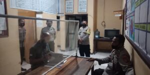 Lihat Kesigapan Anggota Polsek, Waka Polres Sumbawa Sidak Tengah Malam