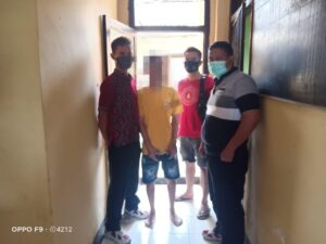 Terekam CCTV, Pria Asal Utan Ini Curi Handphone Di Mushola SPBU