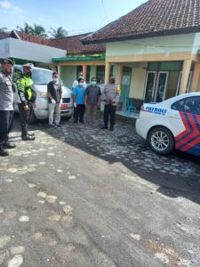 Vaksin Sinovac di Loteng Dikawal Ketat Polisi
