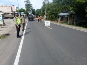 Meski Hari Libur, Petugas Gabungan Ops Yustisi tetap lakukan Razia Prokes untuk tekan kasus Covid di KLU