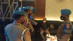 Sinergitas TNI-Polri, Bid Propam Polda NTB Gandeng Denpom TNI Gelar Razia Tempat Hiburan