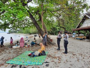 Polres Sumbawa Patroli Obyek Wisata Cegah Penyebaran Covid-19