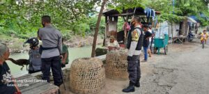 Polisi Bubarkan Praktek Judi Sambung Ayam Di Kelurahan Bugis