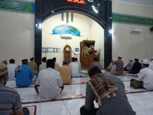Kapolres Sumbawa Patroli Sambang Subuh, Ajak Masyarakat Patuhi Prokes Dan Sukseskan Vaksinasi