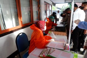 Memastikan Kesehatan Personel, Bid Dokes Polda NTB Datangi Polres Sumbawa Lakukan Pemeriksaan Kesehatan Berkala