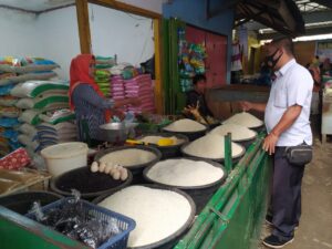 Jelang Ramadhan, Polsek Alas Monitoring Harga Kebutuhan Pokok Di Pasar