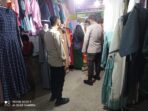 Tak Mau Ada Kerumunan, Patroli Polsek Kediri Lombok Barat Pantau Pertokuan dan Lapak