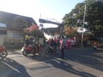 Keluarga Besar Polsek Empang Bagikan Takjil Jelang Berbuka Puasa 