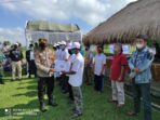Bupati Loteng Launching Kampung Horti dan Penyerahan Kartu Asuransi Tani