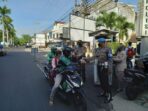 Polsek Mataram Berbagi Nasi Bungkus di Hari Jum’at Penuh Barokah