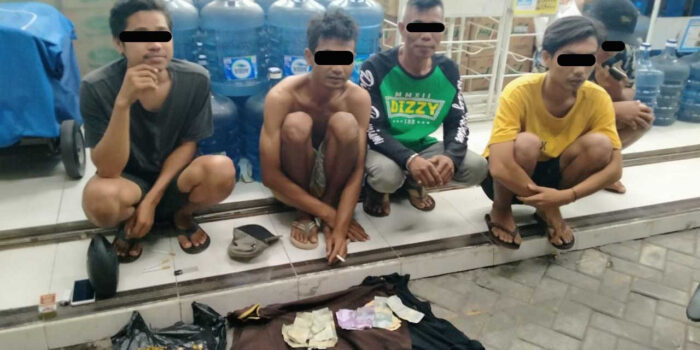 Cegah Parkir Liar Dimanfaatkan Pelaku Aksi Kejahatan, Polsek Labuapi Lakukan Permbinaan