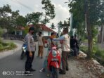 Selain Tindakan Maksimalkan Pencegahan, Tim PPKM Mikro Desa Kuripan Timur Bagi Masker Gratis