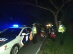 Sasar Tempat Gelap, Sat Lantas Polres Lobar Himbau Pasangan Muda-mudi Segera Pulang