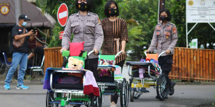 Rangkaian Hari Bhayangkara ke-75, Polres Lombok Barat Pilih Berbagi dengan Anak Berkebutuhan Khusus