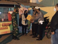 Bagikan 500 Paket Sembako, Kapolresta Sasar Lingkungan Kumuh 