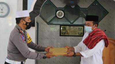 Sat Lantas Polres Lobar Laksanakan Patroli Religi, Beri Himbauan Kamseltibcarlantas dan Patuh Prokes