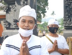 Kunjungi Pura di Kecamatan Gerung, Patroli Religi Sat Lantas Polres Lobar Mendapat Apresiasi Oleh Masyarakat