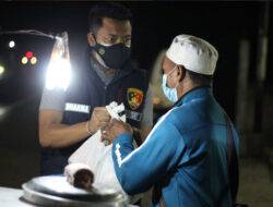 Pedagang Cilok di Rumak Dapat Paket Sembako Dari Polisi, dan Borong Bakso Dagangannya