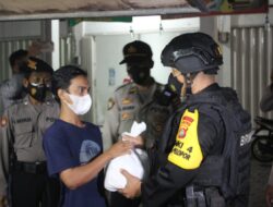 Ingatkan Prokes, Polres Lobar Gelar Patroli Gabungan Bersama TNI dan Sat Brimob Polda NTB