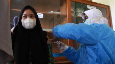 Vaksinasi Di Lombok Barat Mulai Sasar Vaksin Pelajar dan Remaja