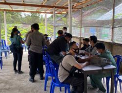 Vaksinasi Booster di Mapolsek Sekotong, 74 Orang DapatkanLayanan Vaksin Pfizer