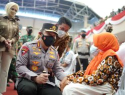 Tinjau Vaksinasi Se-Indonesia, Kapolri Dorong Percepatan Target Dosis Dua dan Booster