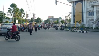 Patroli Ngabuburit Polsek Gerung, Sambangi Jalan Raya Penas