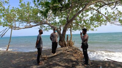 Antisipasi Libur Akhir Pekan, Patroli Polsek gerung Sambangi Pantai Enduk