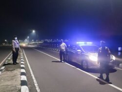 Bawah Pimpinan Aiptu Waspada, Patroli Blue Light Polsek Gerung Berjalan Aman dan Landai
