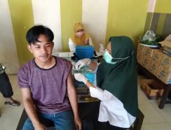 Genjot Vaksinasi Booster, Polsek Kediri Lakukan Penyekatan