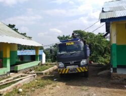 Peduli,Polres Dompu Salurkan Air Bersih di Ponpes Usman Bin Affan Desa O’o.