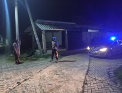 Patroli Blue Light Polsek Labuapi, Sambangi Tongkrongan Sosialisasikan Vaksinasi