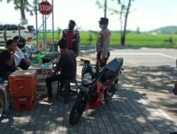 Patroli Siang Hari Polsek Gerung, Sambangi Ruang Publik