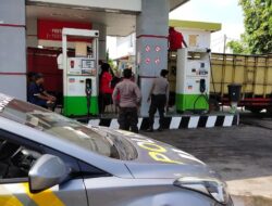 Patroli Siang Polsek labuapi, Lakukan Pengecekan dan Kontrol di SPBU di Bengkel
