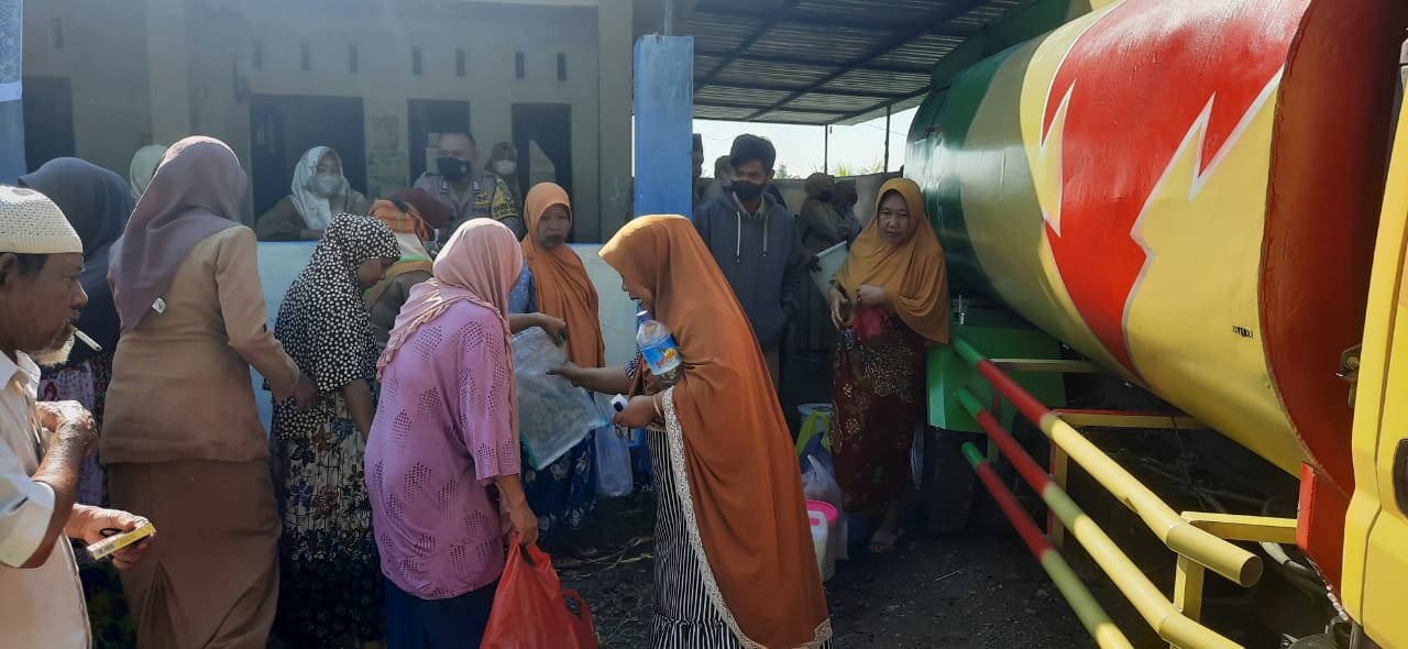 Polsek Labuapi Amankan Kegiatan Bazar di Kantor Desa Bagik Polak Barat