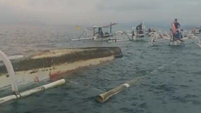 Aksi Heroik Bakul, Selamat saat Perahu Nelayan Terbalik di Perairan Gili Rengit