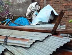 Angin Puting Beliung di Kediri, Polisi Respon Cepat Bantu Warga