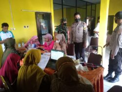 Tinjau Vaksinasi Massal Di Kecamatan Seteluk, Polsek Seteluk Lakukan Ini