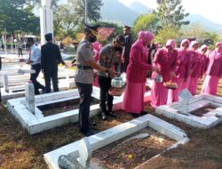 Peringati Hari Bhayangra Ke-76, Polres Dompu Laksanakan Upacara Ziarah ke TMP Lepadi