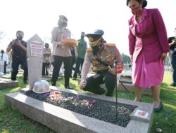 Beri Penghormatan ke TMP Kalibata, Kapolri Lanjutkan Semangat Pahlawan Wujudkan Indonesia Emas